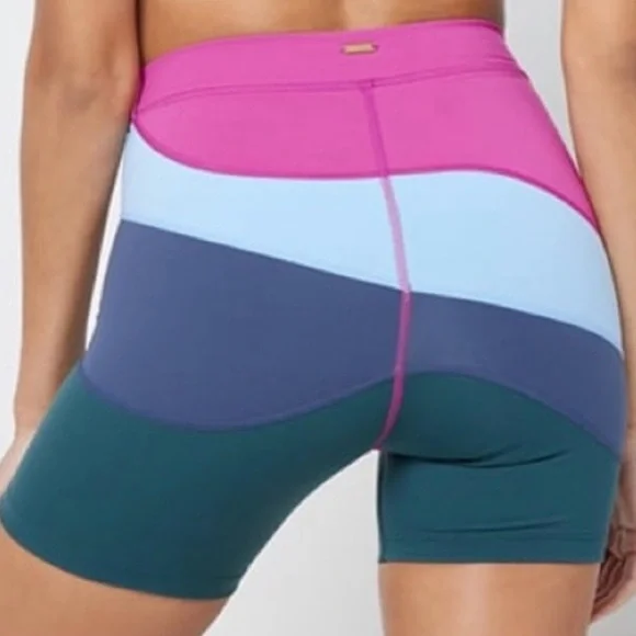 L*SPACE NEW HEIGHTS BIKER SHORTS - Picture 3 of 4